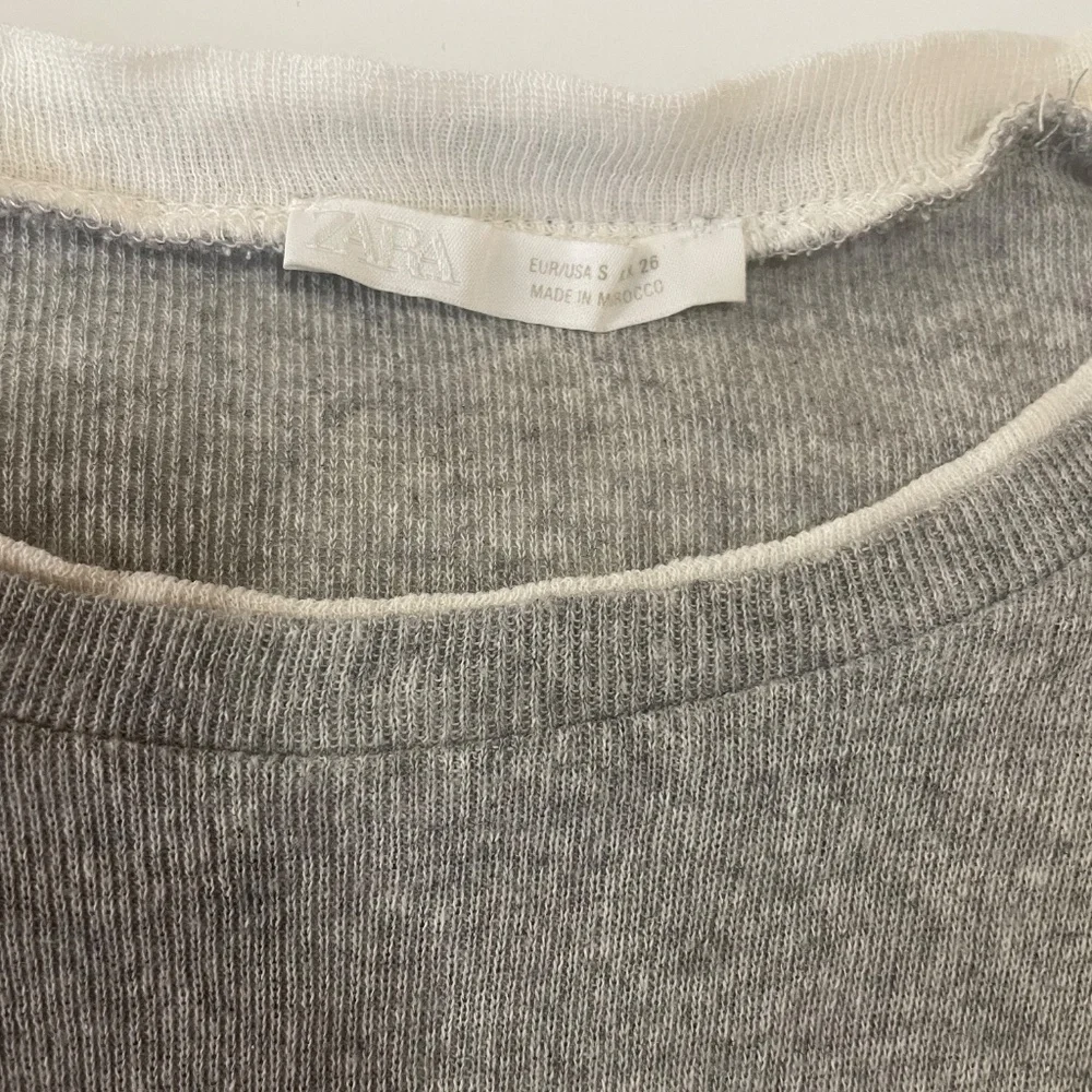 Zara white and gray T-shirt - Picture 2 of 2